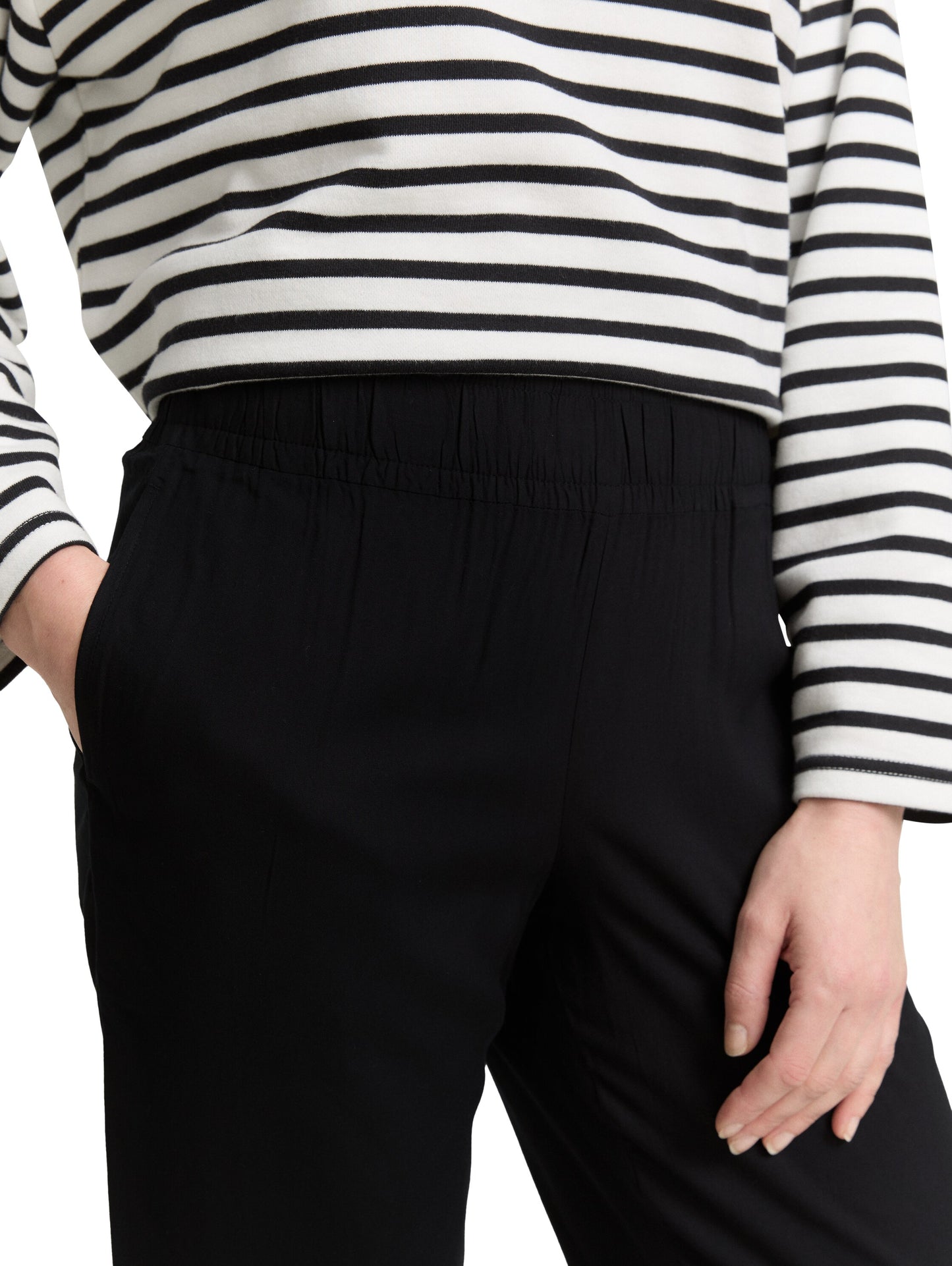 loose fit pants - 1046512
