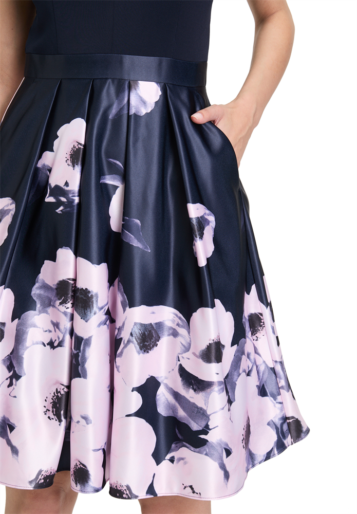 Kleid Kurz ohne Arm - 01374630