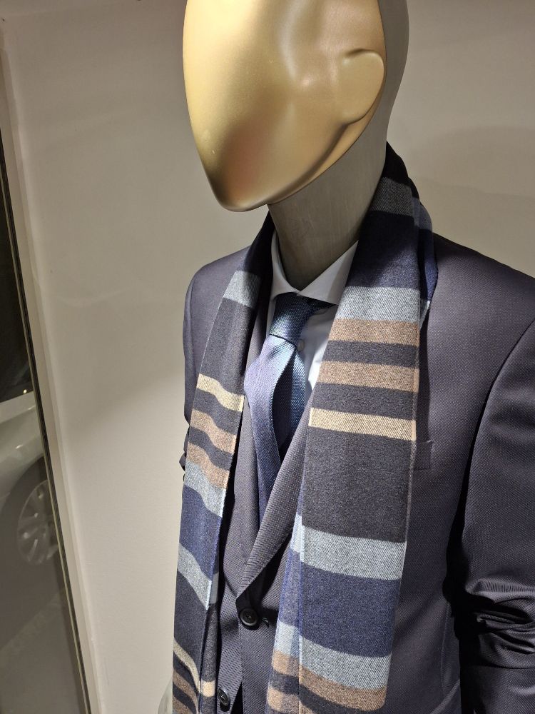 426183781 27.11.2025  Schaufenste 11