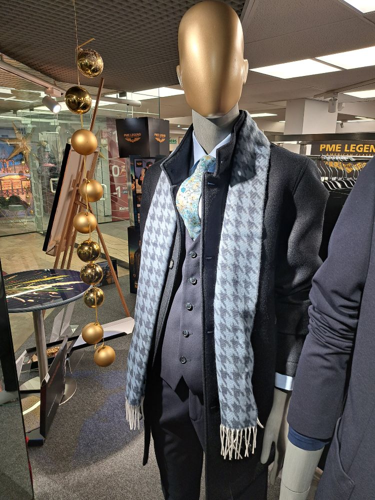 425959753 26.11.2025  Schaufenste 5