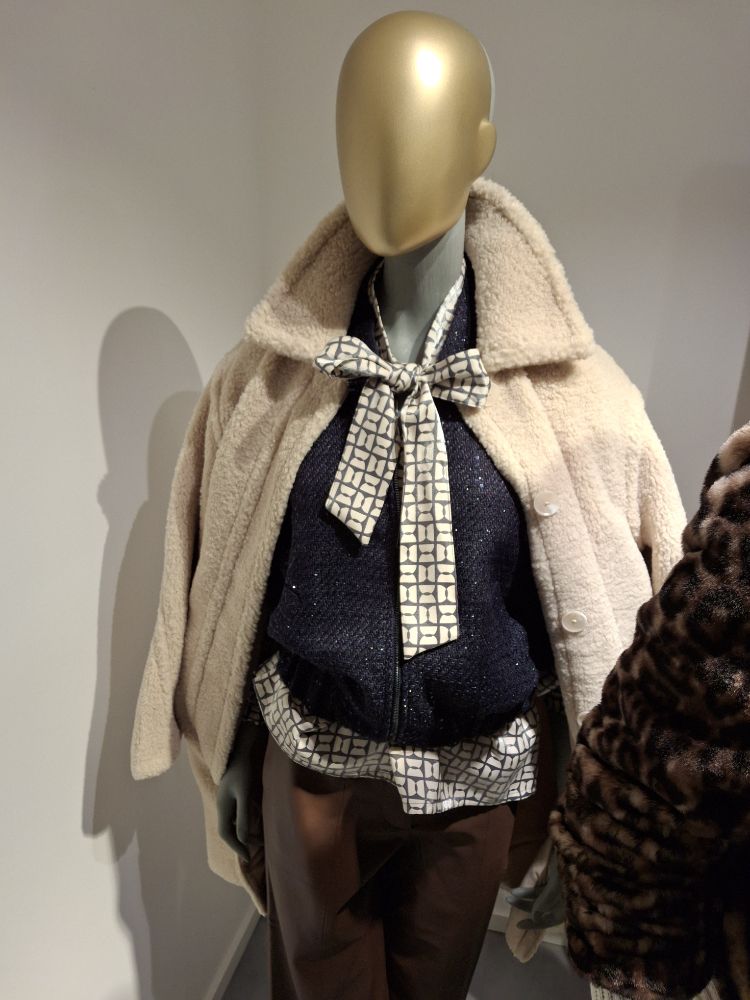 426183261 27.11.2025  Schaufenste 11