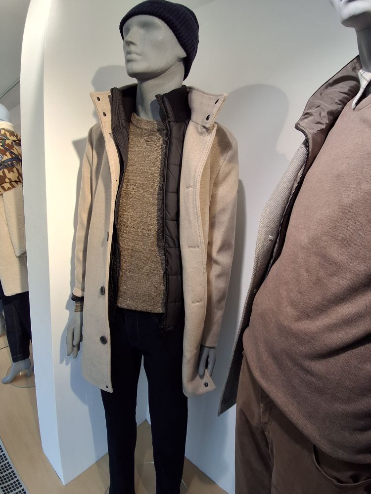 416644679 06.10.2025  Schaufenste 4