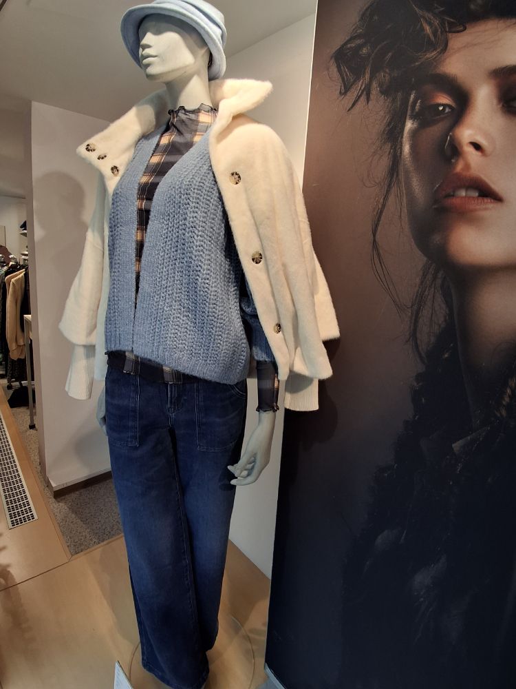 416381239 04.10.2025  Schaufenste 4