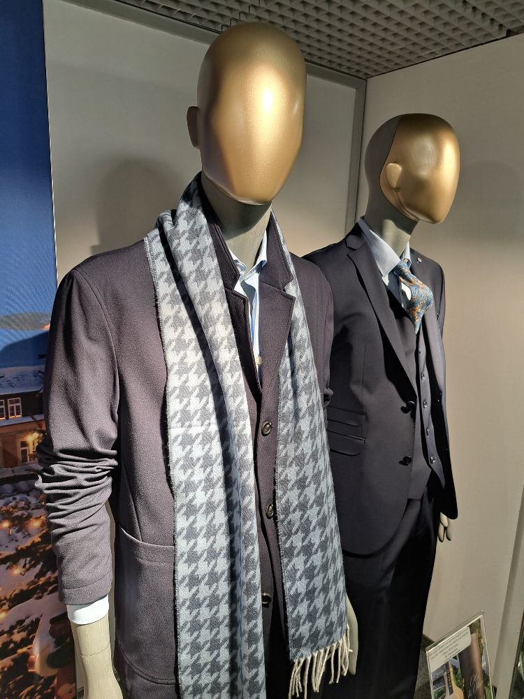 425959540 26.11.2025  Schaufenste 5