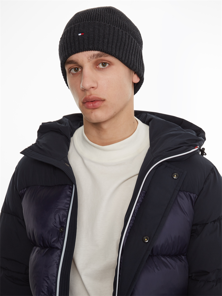 ESSENTIAL FLAG BEANIE - AM0AM10337