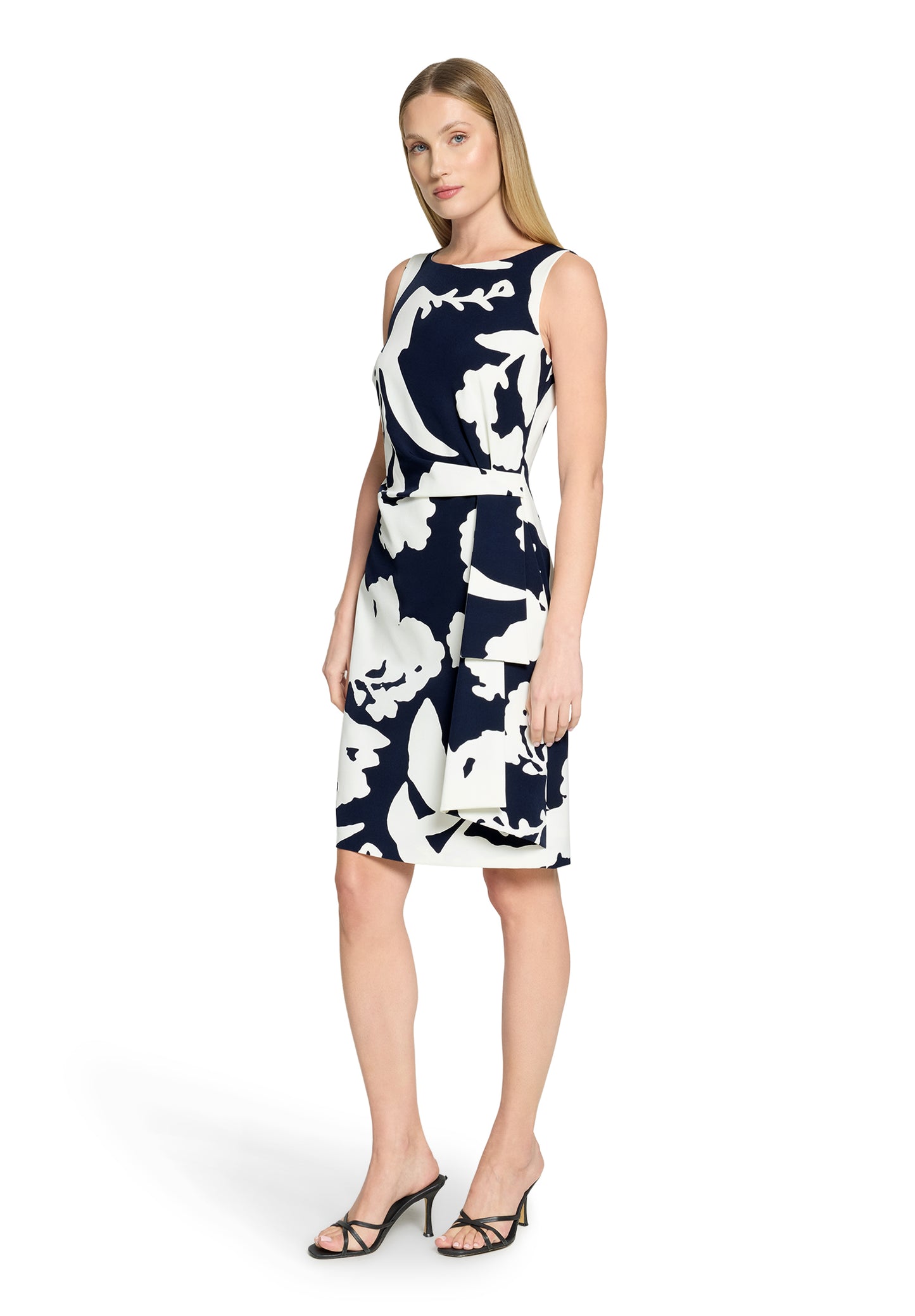 Kleid Kurz ohne Arm - 03834068